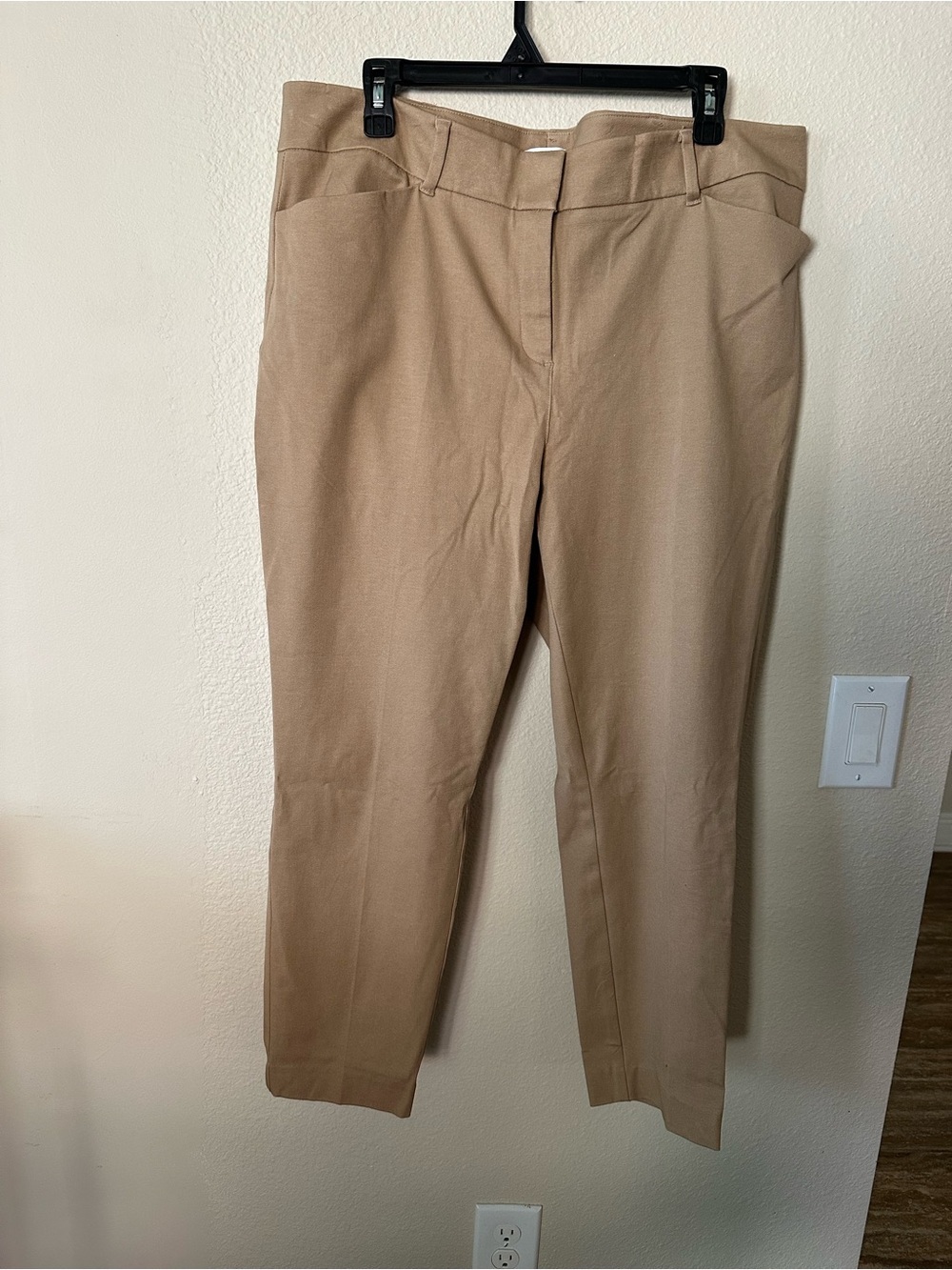 New York Company women's Khaki Dress Pants - Classic Fit size 16/ NWOT 1109